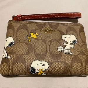 Coach Peanuts Snoopy and Woodstock wristlet NWT